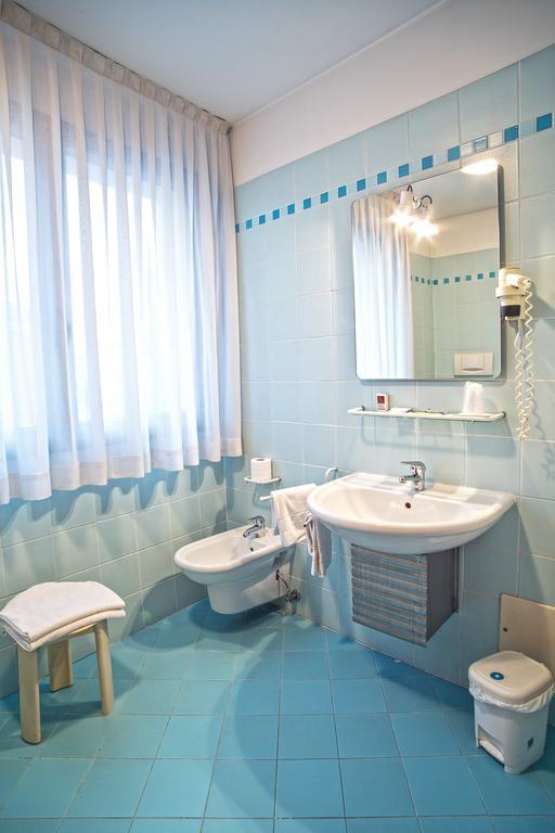 Albergo Centrale Trebaseleghe Esterno foto