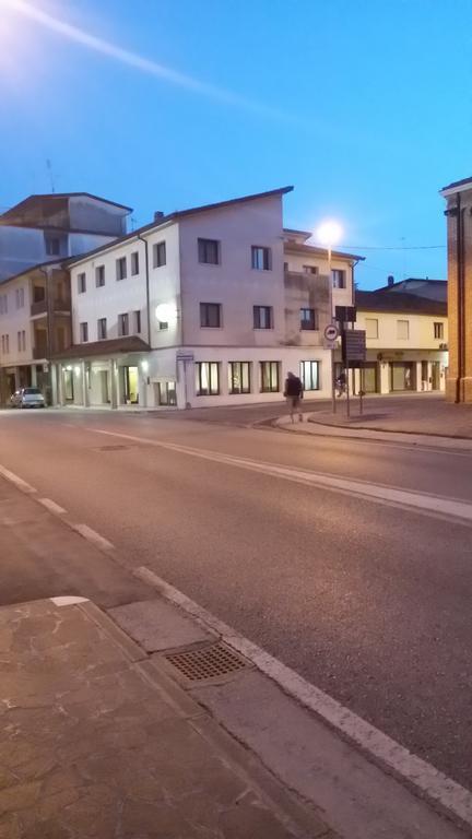 Albergo Centrale Trebaseleghe Esterno foto